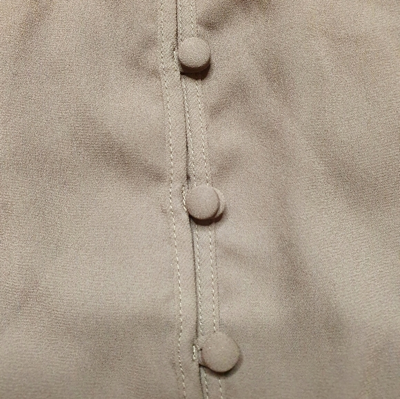 Express Off The Shoulder Blouse - Picture 4 of 4